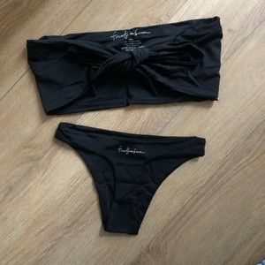 437 - LEO TOP & BOTTOMS